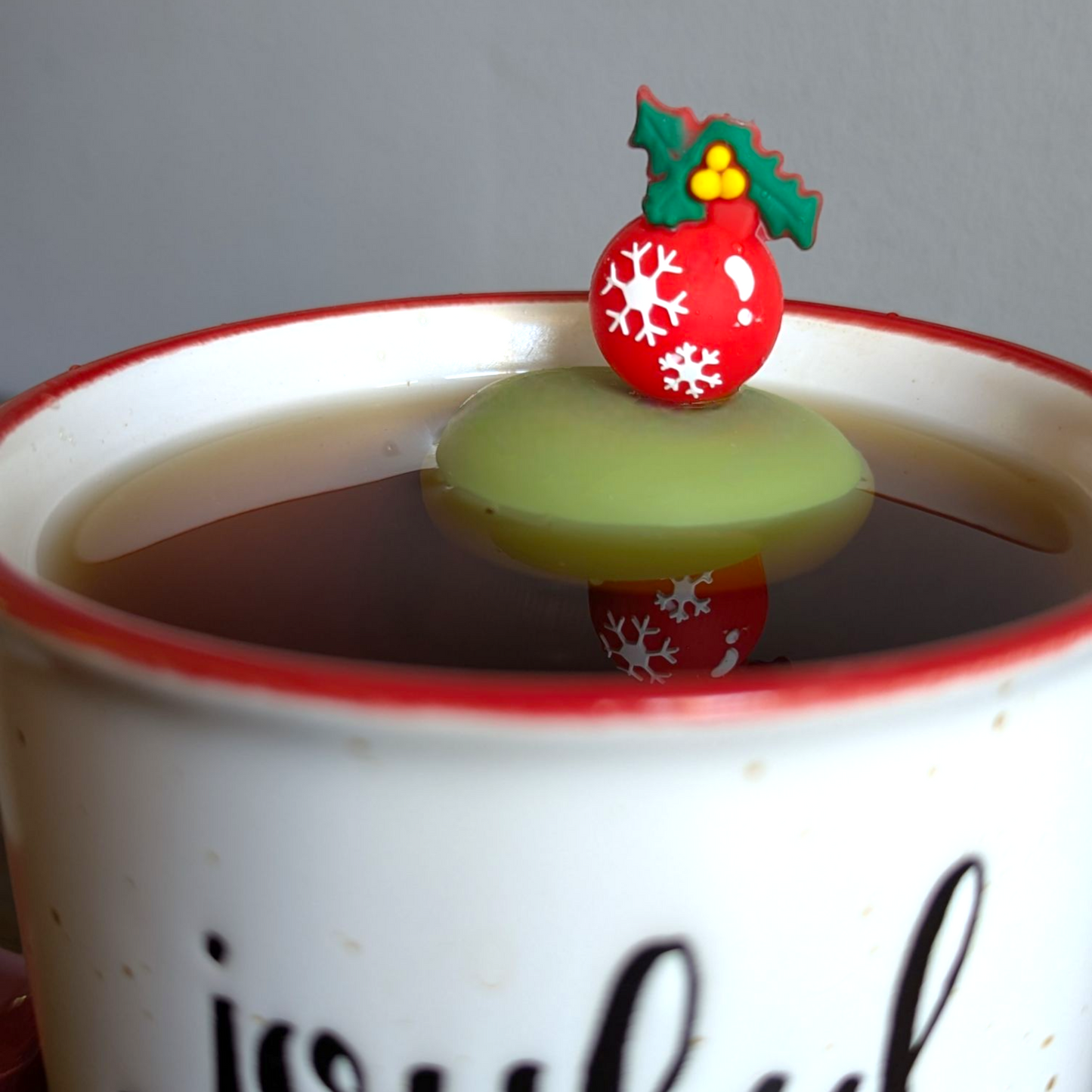 Floating Red Holly Christmas Tea Infuser - Cute Tea Infuser for Loose Leaf Tea