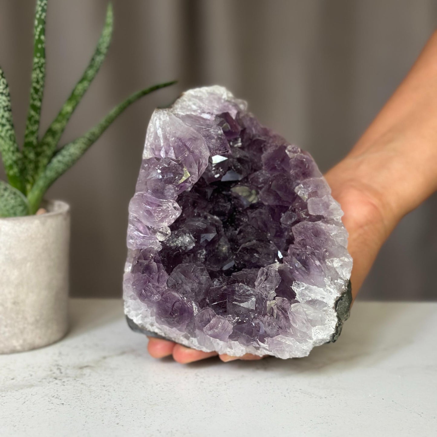 AMETHYST stone geode, Beautiful natural amethyst with agate formations, Top grade Uruguayan amethyst, Large crystals amethyst
