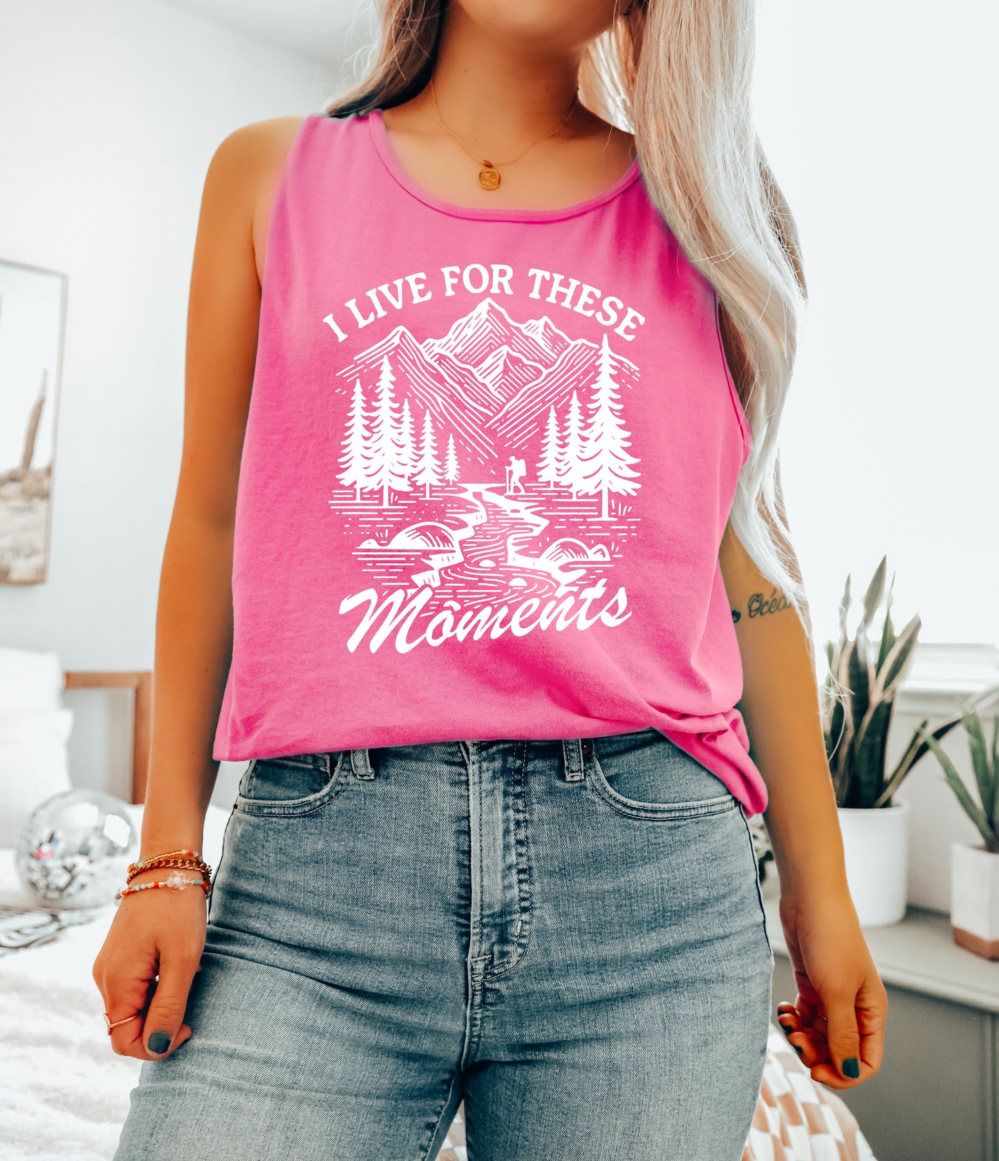 I Live for These Moments Mountain Tank Top – Comfort Colors Camping Hiking Nature Graphic