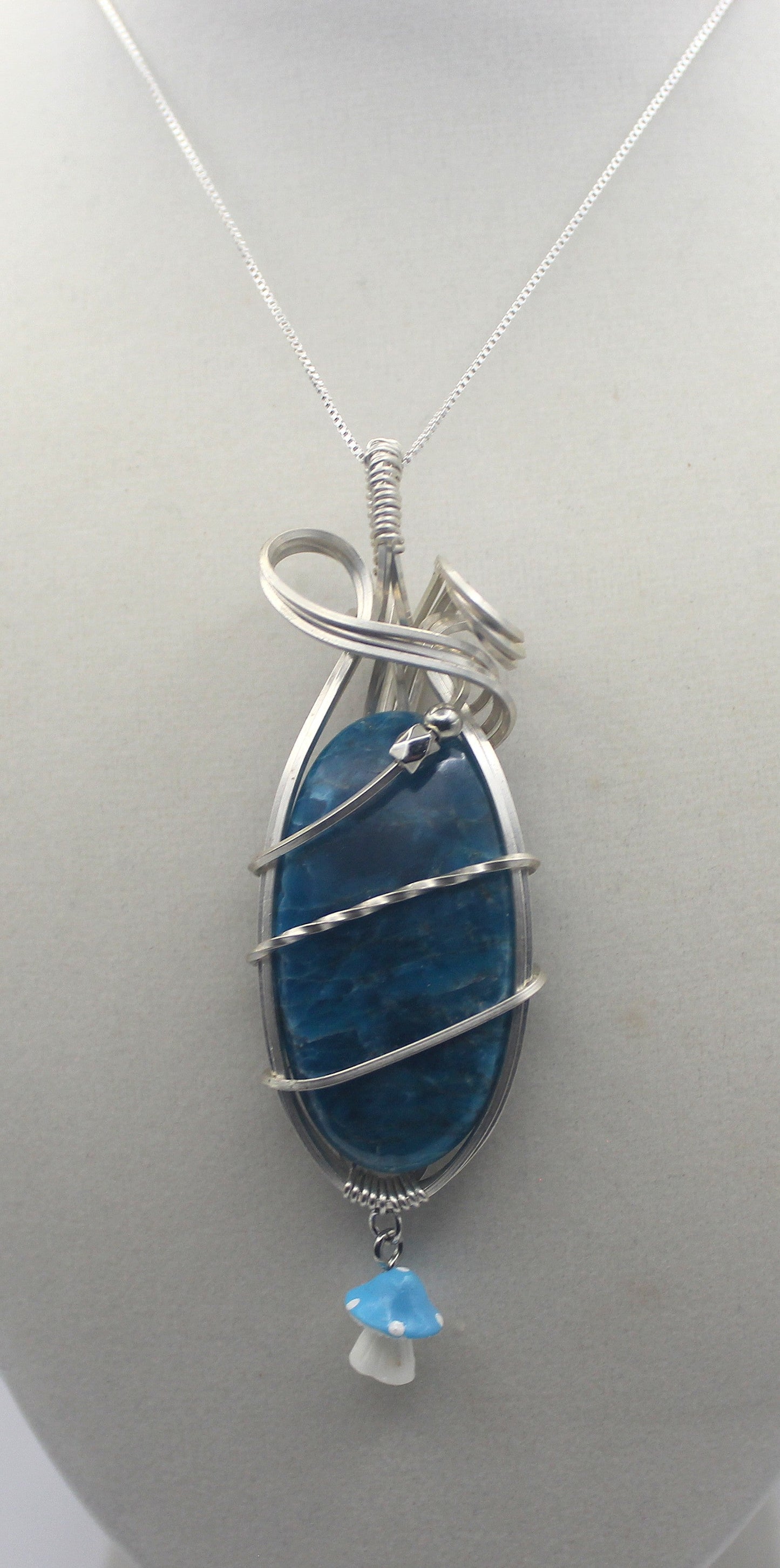 Silver Argentium Blue Apatite Mushroom Pendant Necklace – Carved Crystal, Clarity & Motivation