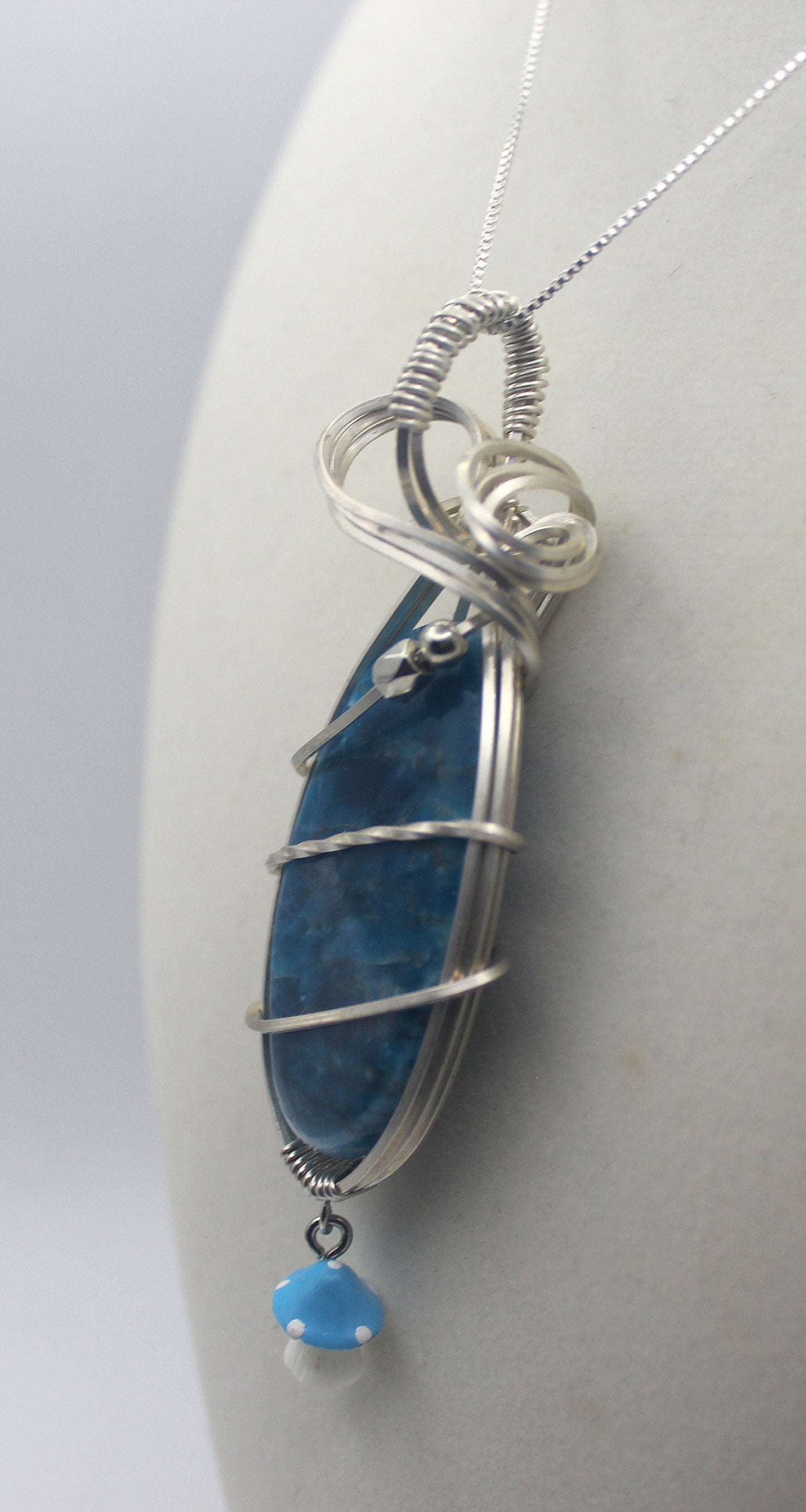 Silver Argentium Blue Apatite Mushroom Pendant Necklace – Carved Crystal, Clarity & Motivation