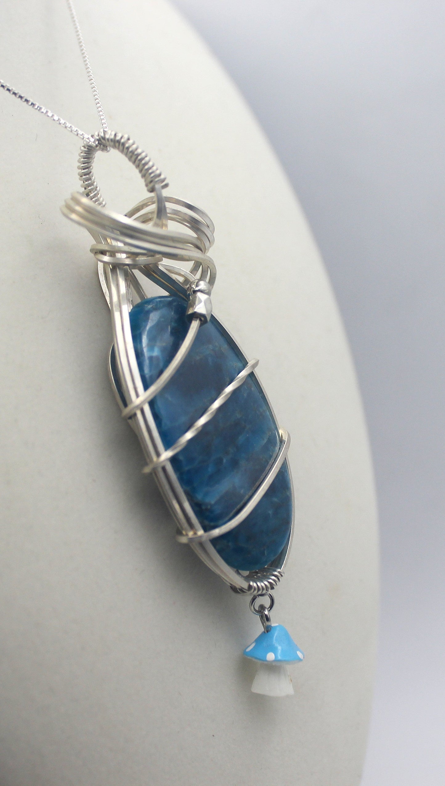 Silver Argentium Blue Apatite Mushroom Pendant Necklace – Carved Crystal, Clarity & Motivation