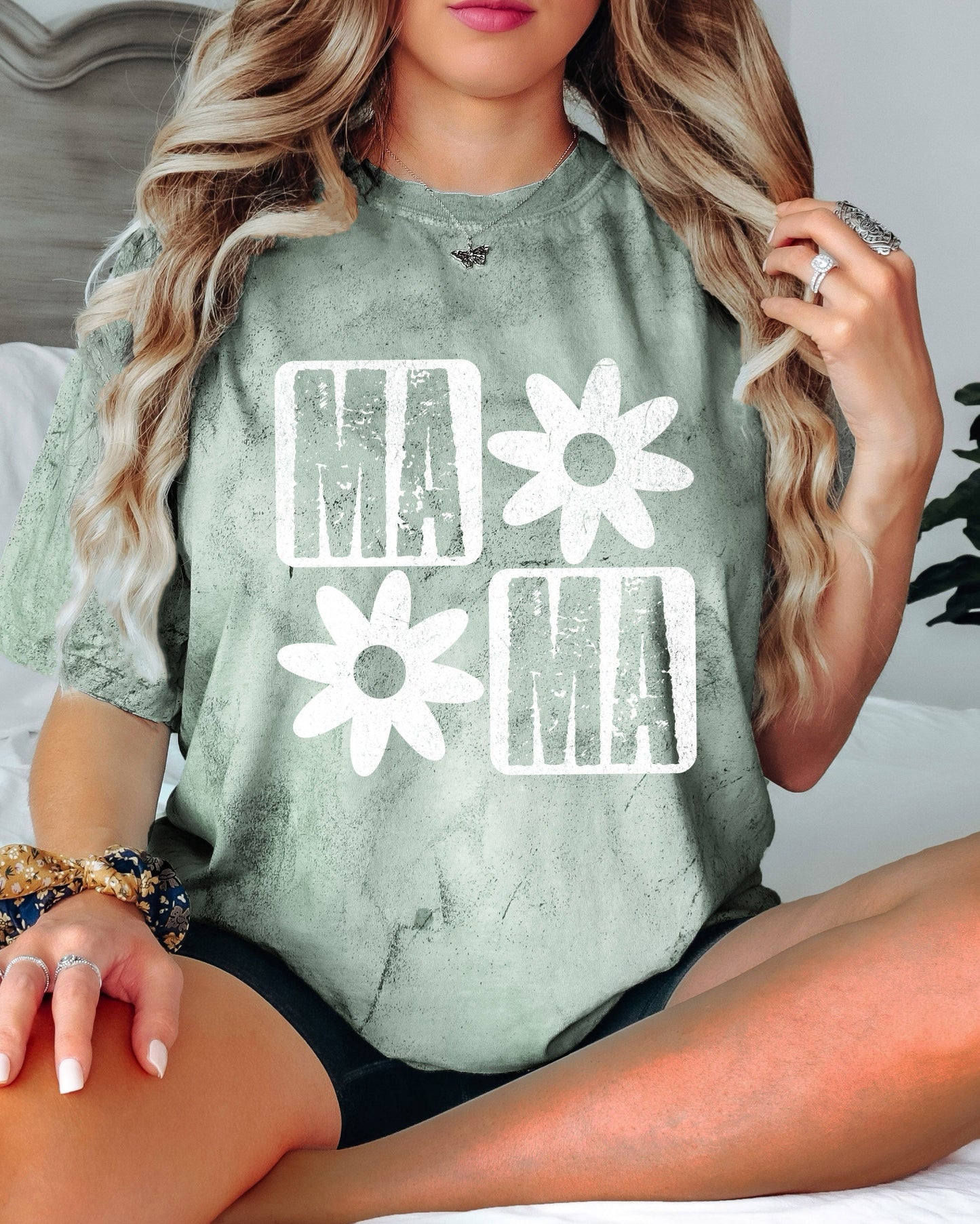 Mama Flower Comfort Colors T-Shirt – Floral Graphic Garment-Dyed Mom Tee