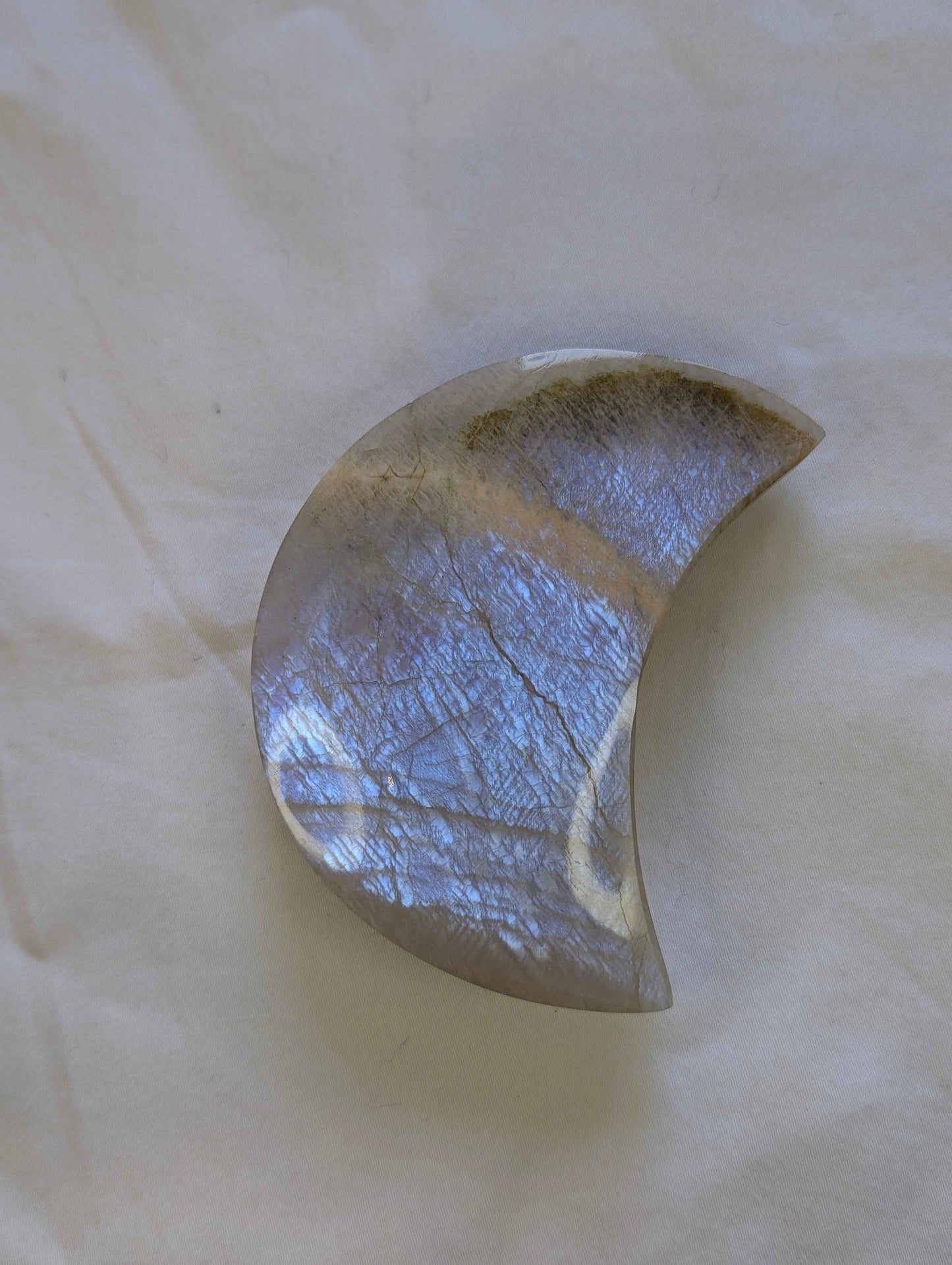 Moonstone Crescent Moon Carving – Intuition, New Beginnings & Emotional Balance
