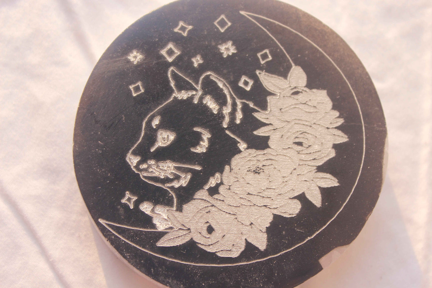Selenite Cat Moon Plate – Crystal Cleansing & Celestial Altar Disc