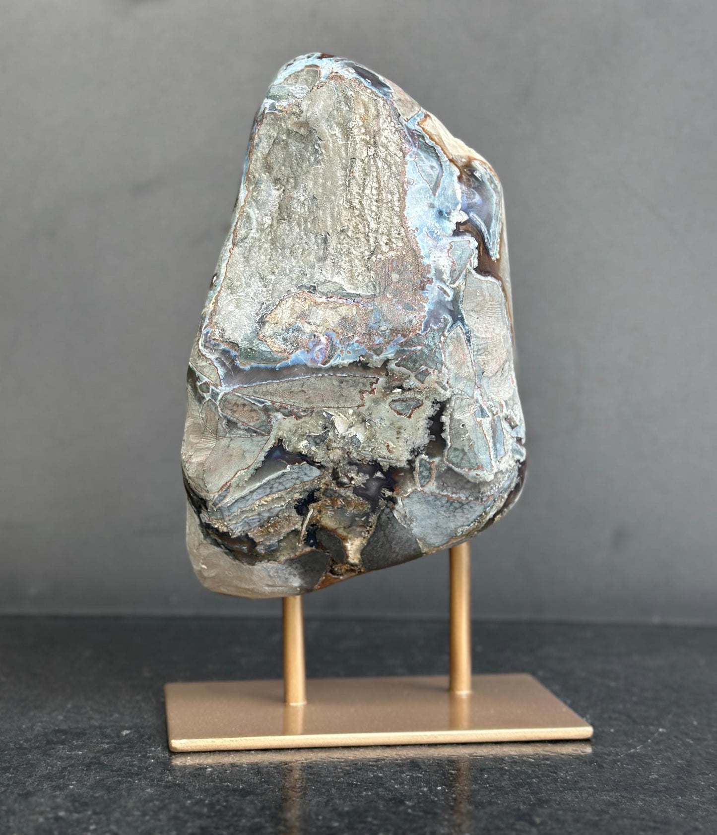 White Quartz With Metal Display Stand