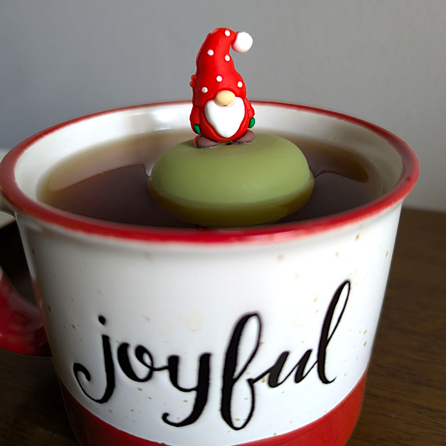 Floating Red Holiday Gnome Tea Infuser - Cute Tea Infuser for Loose Leaf Tea