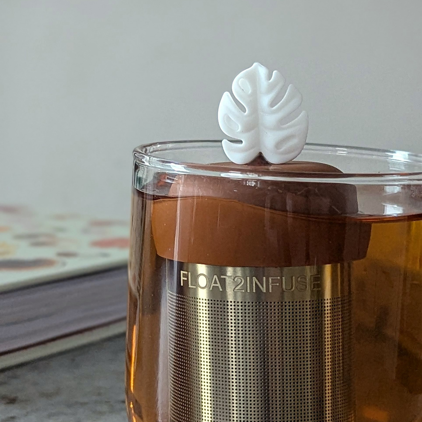 Floating White Monstera Tea Infuser - Cute Tea Infuser for Loose Leaf Tea